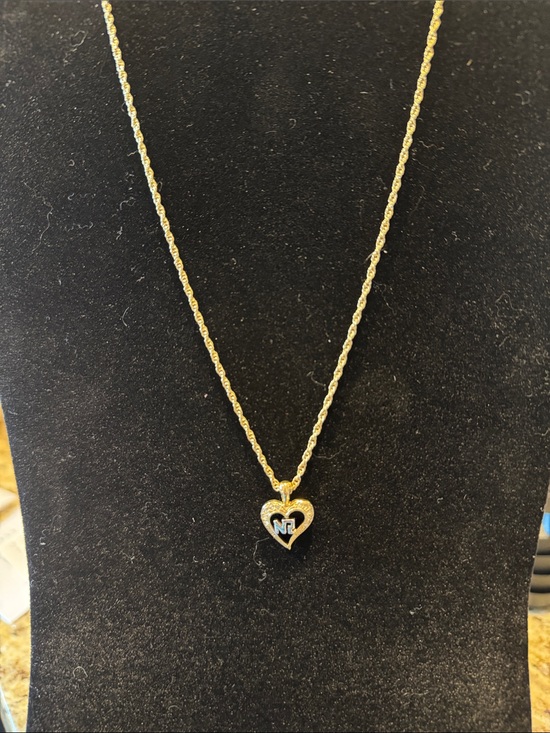 Nina Ricci Jewelry - Nina Ricci Vintage Gold-Tone Heart Pendant Necklace